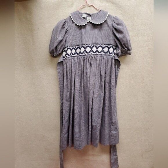 Vintage Amanda Remembered Smocked Dress in Size 5 - Picture 1 of 4